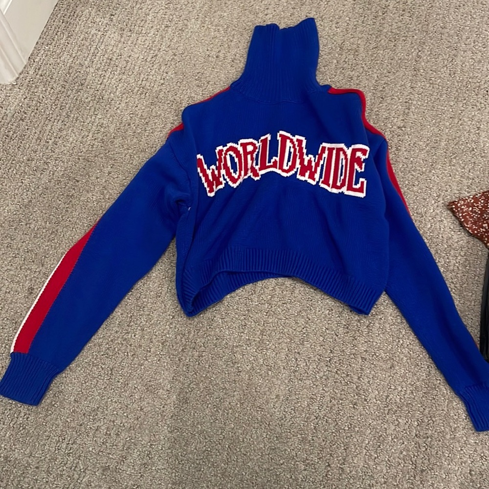 H&M S sweater
